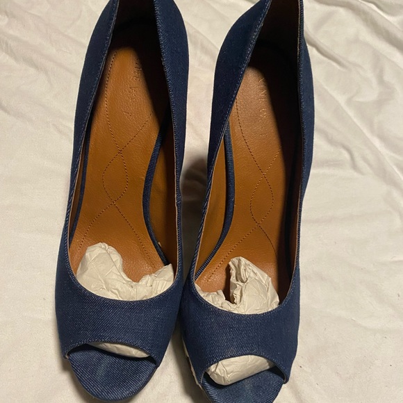 Nine West peep Toe Cowhide Hair Denim Platform Heel - Picture 6 of 7